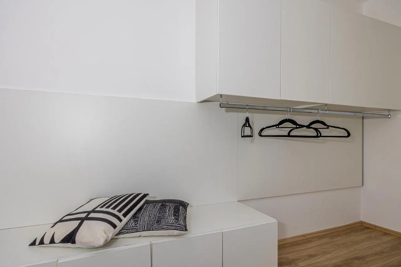 Sea La Vie Rooms Novi Vinodolski 4*,