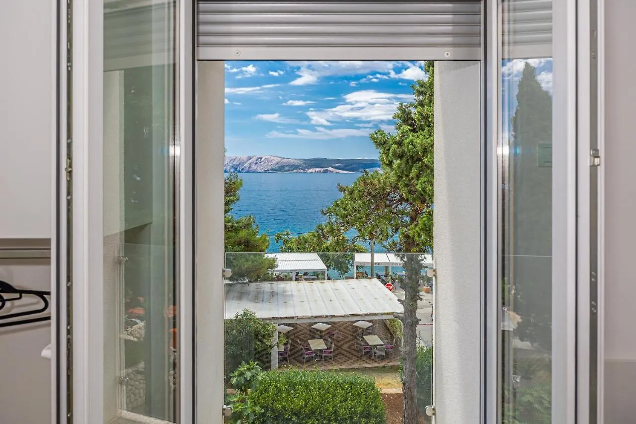 Sea La Vie Rooms Novi Vinodolski Bed & Breakfast
