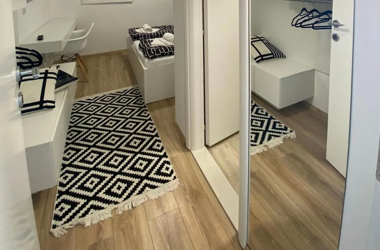 Sea La Vie Rooms Novi Vinodolski Bed & Breakfast