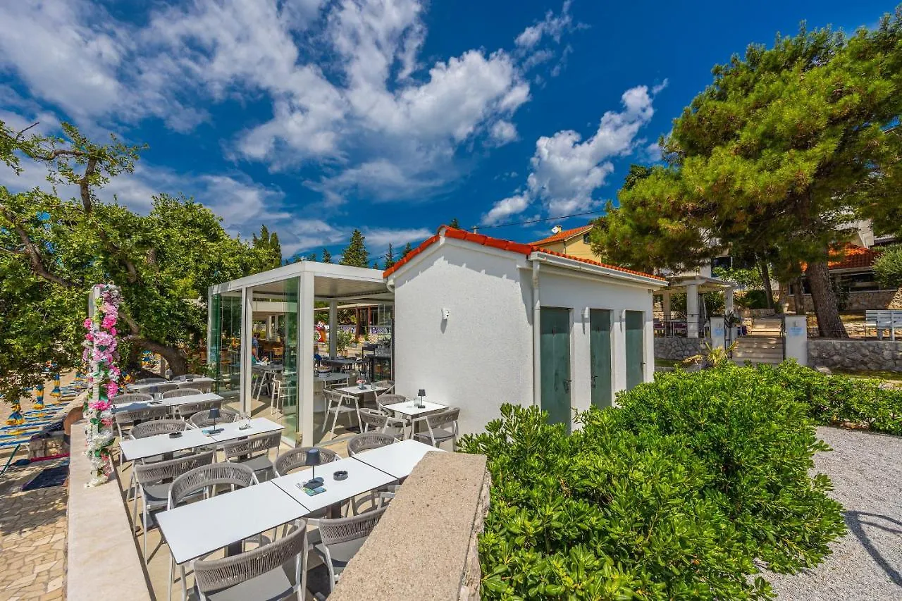 Sea La Vie Rooms Novi Vinodolski 4*,