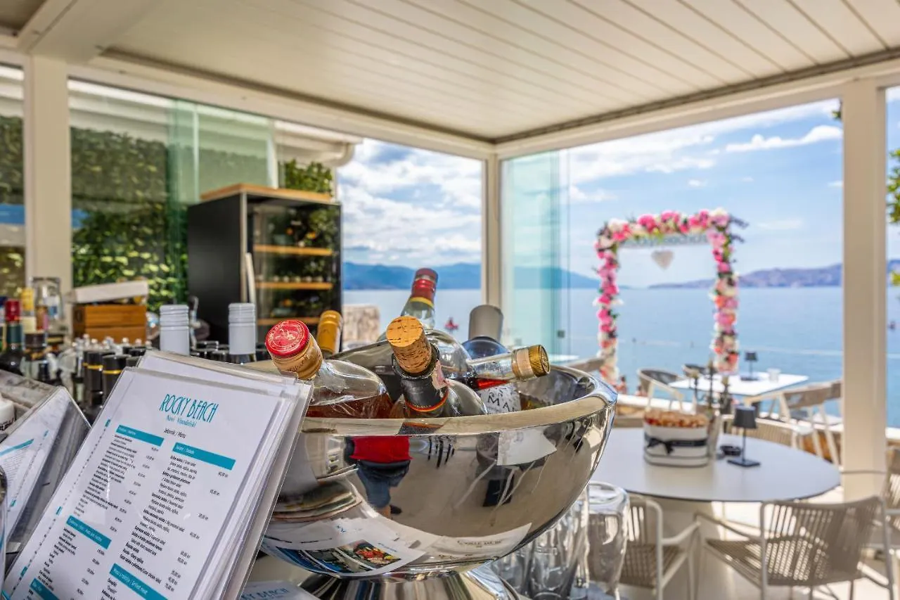 Sea La Vie Rooms location